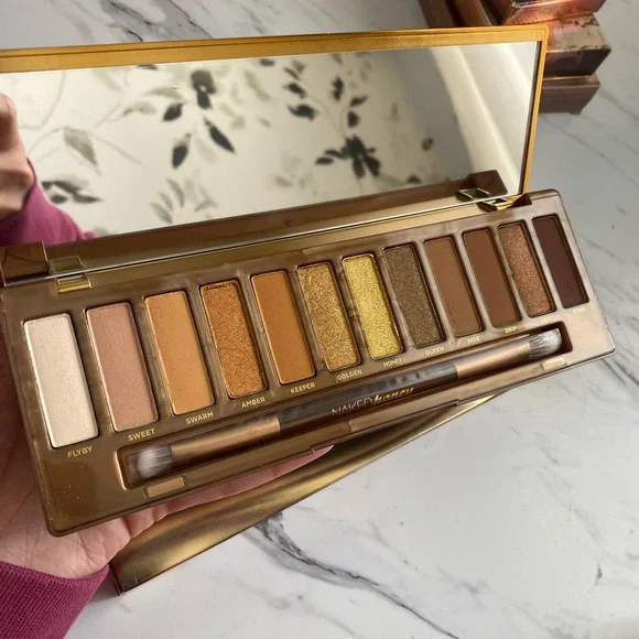 BRAND NEW IN BOX— Urban Decay Naked Honey Eyeshadow Palette - Picture 2 of 3